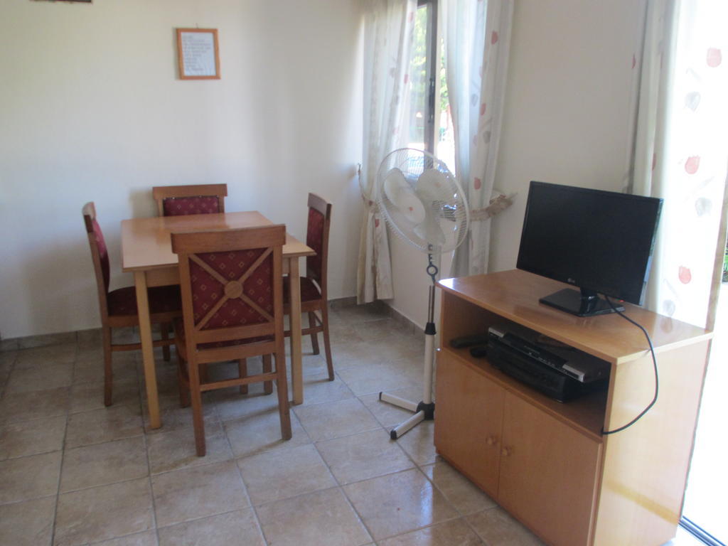 Anastasia Holiday Apartments Klorakas Bilik gambar